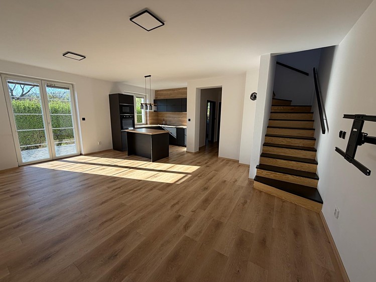 Pronájem rodinného domu 130 m², pozemek 1 783 m² - foto 6