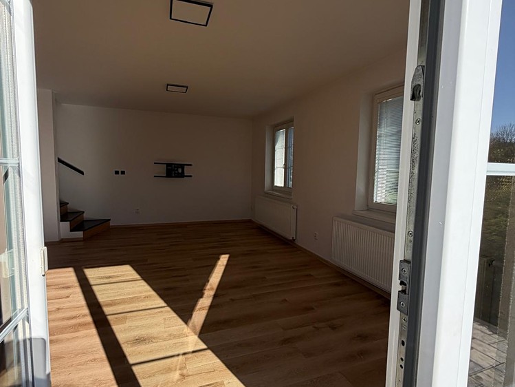 Pronájem rodinného domu 130 m², pozemek 1 783 m² - foto 8