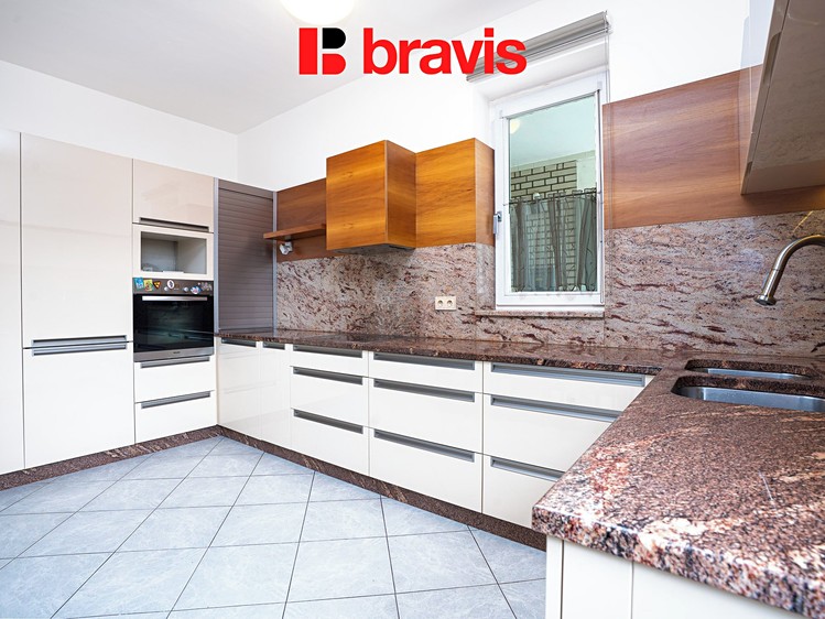 Pronájem rodinného domu 450 m², pozemek 510 m² - foto 6