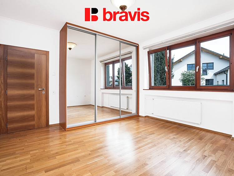 Pronájem rodinného domu 450 m², pozemek 510 m² - foto 8