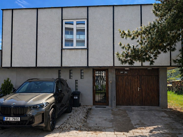 Pronájem rodinného domu 180 m², pozemek 650 m² - foto 1