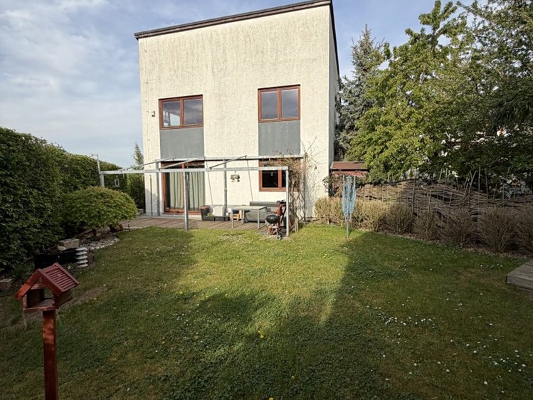 Pronájem rodinného domu 160 m², pozemek 219 m² - foto 2
