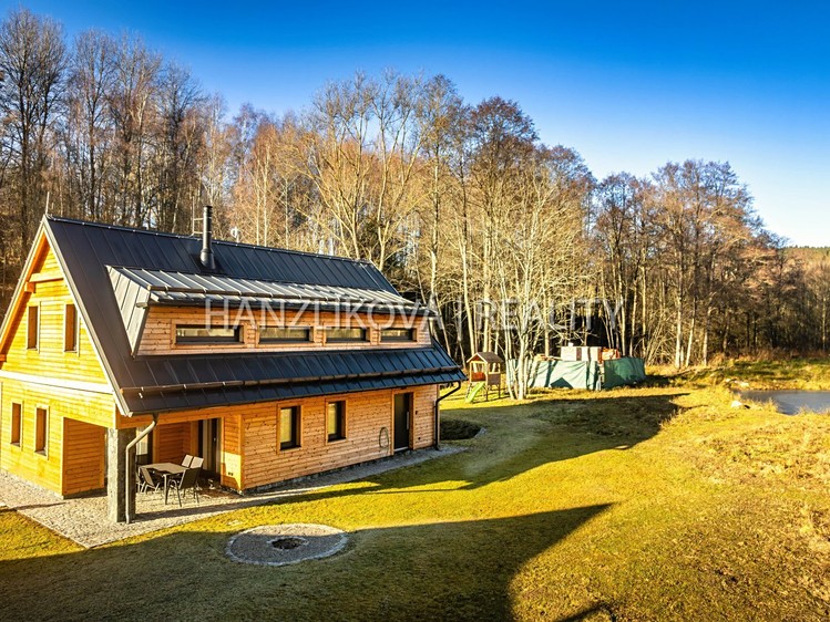 Pronájem rodinného domu 156 m², pozemek 1 381 m² - foto 1