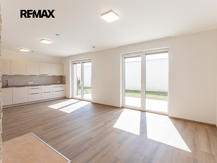 Pronájem rodinného domu 107 m², pozemek 124 m² - foto 3