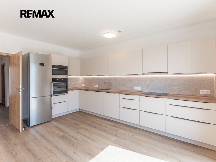 Pronájem rodinného domu 107 m², pozemek 124 m² - foto 2