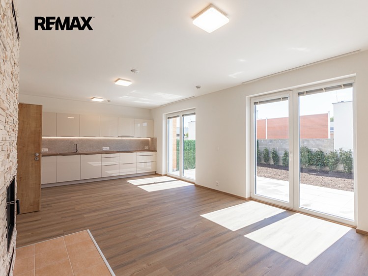 Pronájem rodinného domu 107 m², pozemek 124 m² - foto 3