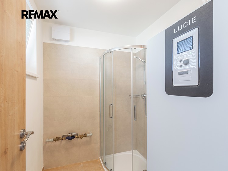 Pronájem rodinného domu 107 m², pozemek 124 m² - foto 7