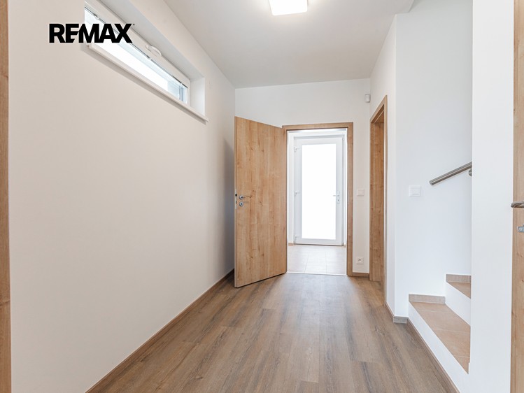 Pronájem rodinného domu 107 m², pozemek 124 m² - foto 8