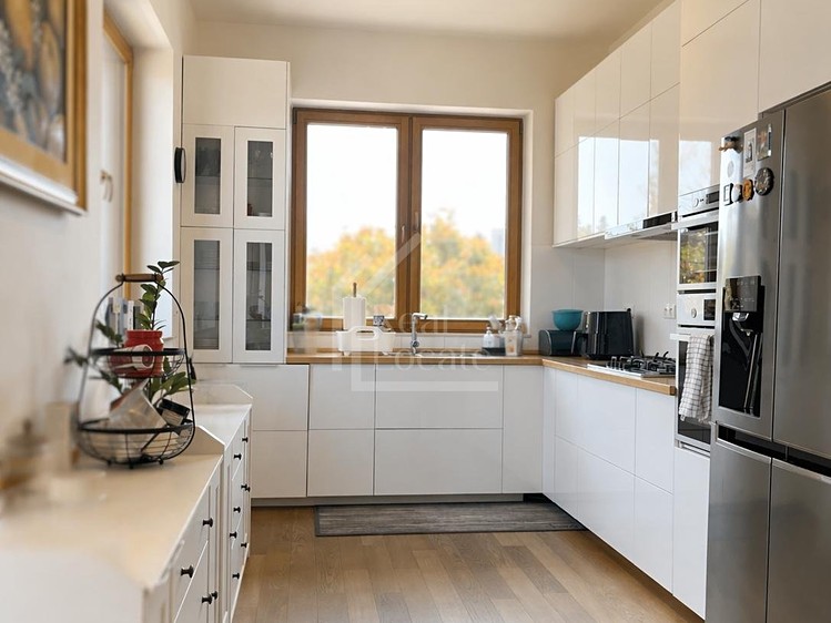 Pronájem rodinného domu 350 m², pozemek 850 m² - foto 3
