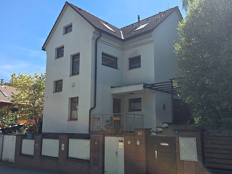 Pronájem rodinného domu 351 m², pozemek 225 m² - foto 2