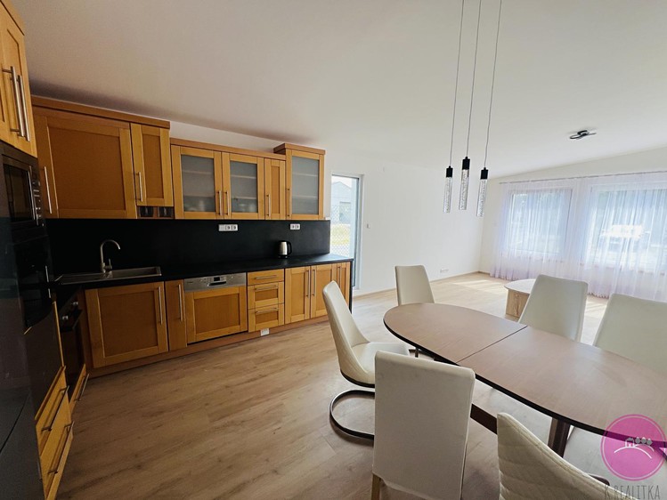 Pronájem rodinného domu 100 m², pozemek 150 m² - foto 3