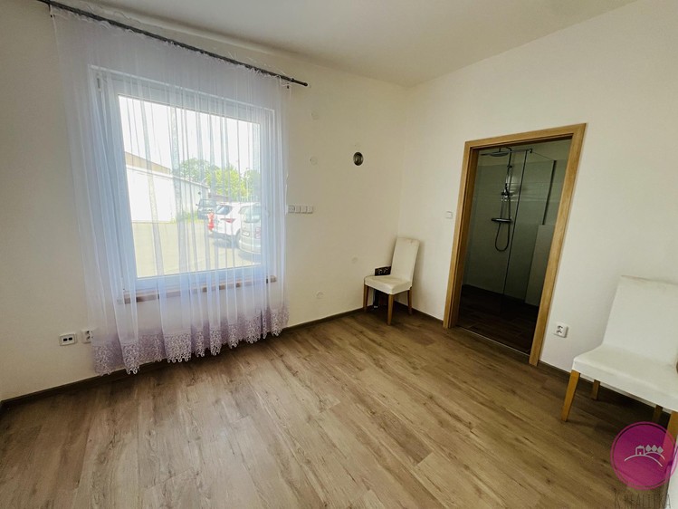 Pronájem rodinného domu 100 m², pozemek 150 m² - foto 7