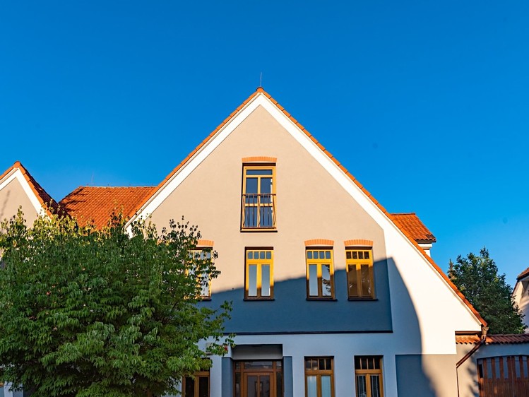 Pronájem rodinného domu 250 m², pozemek 606 m² - foto 2