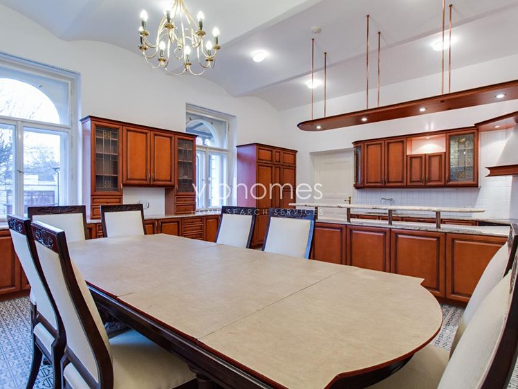 Pronájem  vily 827 m², pozemek 7 914 m² - foto 8