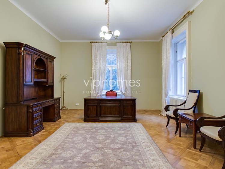 Pronájem  vily 827 m², pozemek 7 914 m² - foto 6