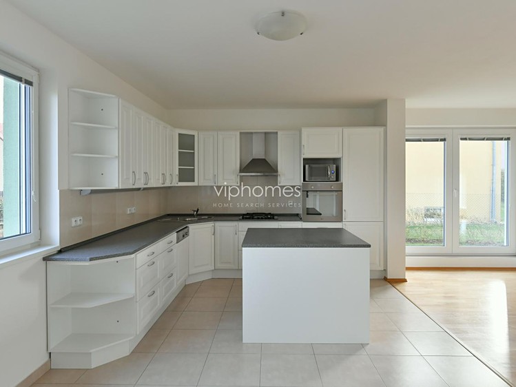 Pronájem vily 285 m², pozemek 1 177 m² - foto 3