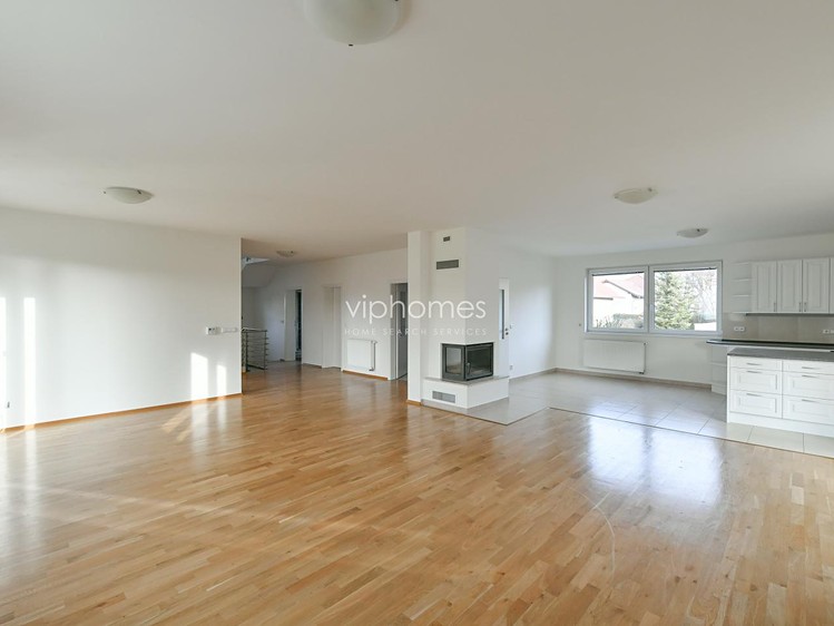 Pronájem vily 285 m², pozemek 1 177 m² - foto 7