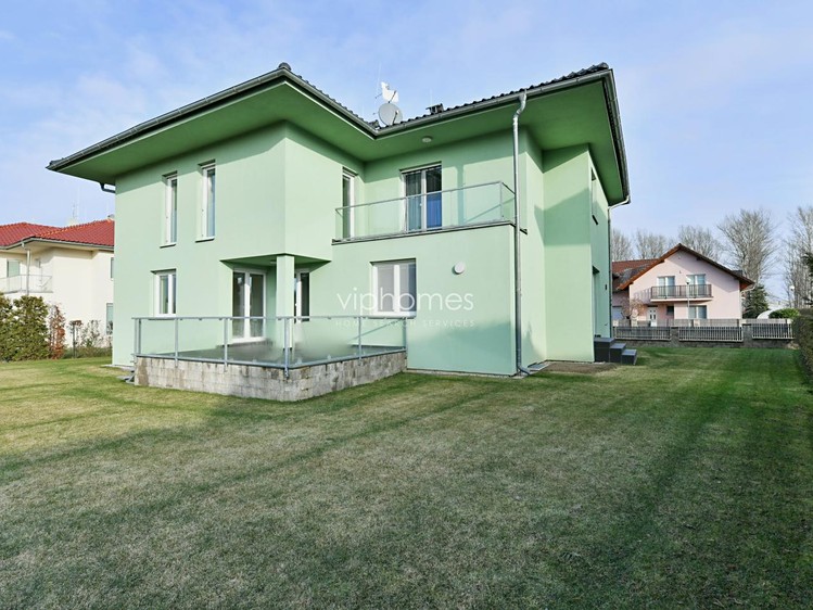 Pronájem vily 285 m², pozemek 1 177 m² - foto 6