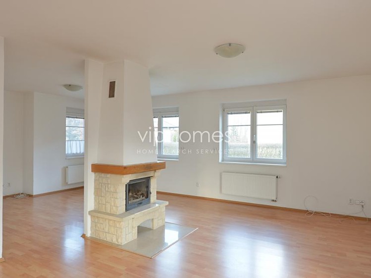 Pronájem vily 200 m², pozemek 644 m² - foto 4
