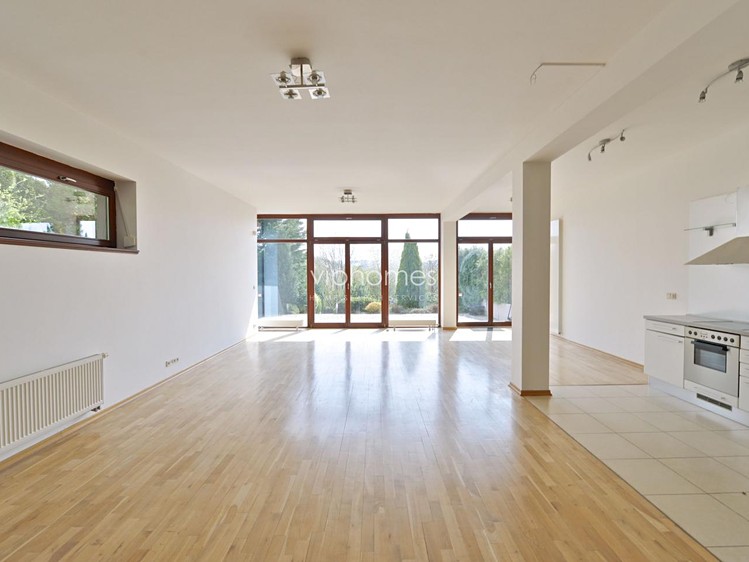 Pronájem  rodinného domu 360 m², pozemek 698 m² - foto 3