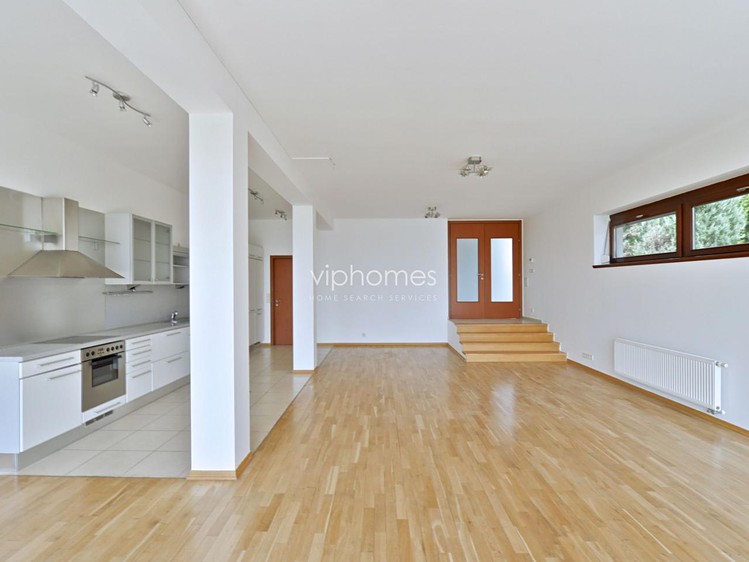 Pronájem  rodinného domu 360 m², pozemek 698 m² - foto 5