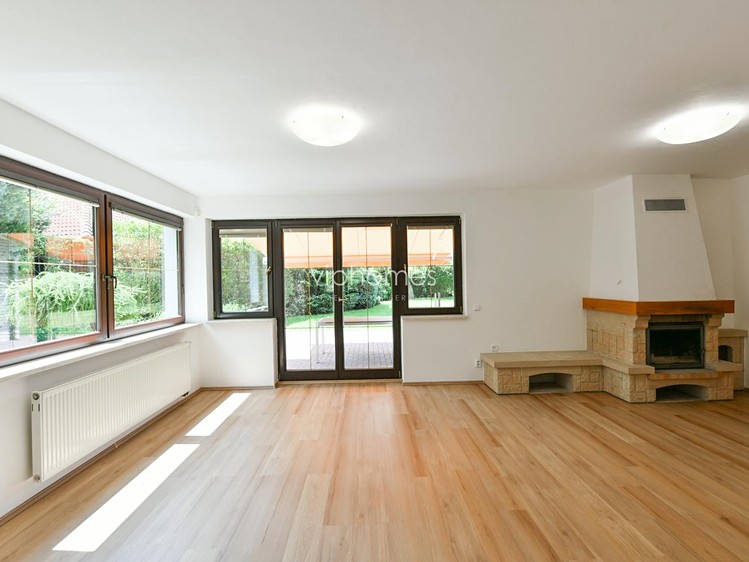 Pronájem vily 370 m², pozemek 890 m² - foto 8