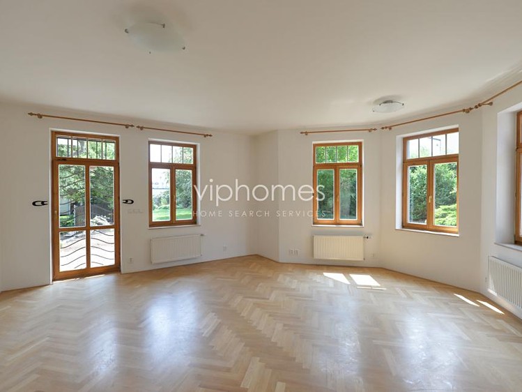 Pronájem vily 250 m², pozemek 606 m² - foto 4