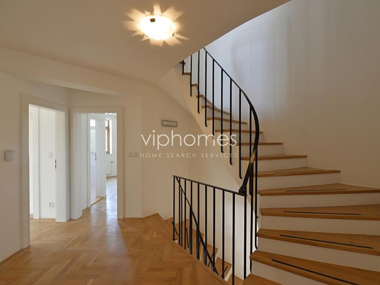 Pronájem vily 250 m², pozemek 606 m² - foto 6
