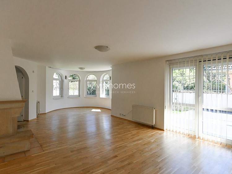 Pronájem vily 400 m², pozemek 997 m² - foto 1