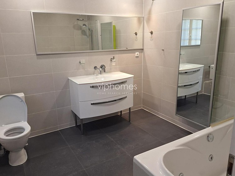 Pronájem  rodinného domu 360 m², pozemek 689 m² - foto 5