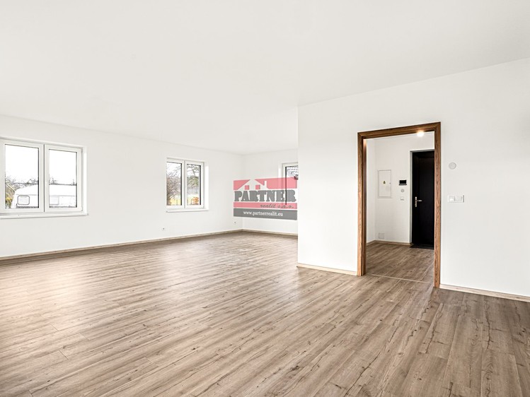 Pronájem rodinného domu 111 m², pozemek 1 404 m² - foto 7