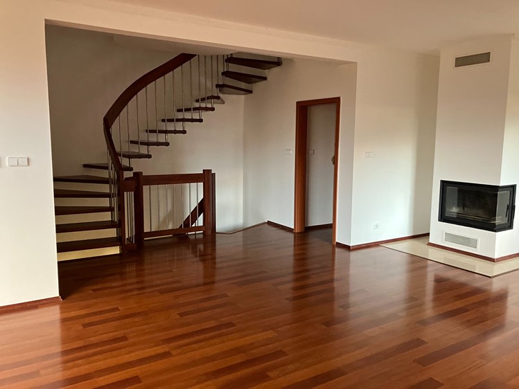 Pronájem rodinného domu 286 m², pozemek 447 m² - foto 3