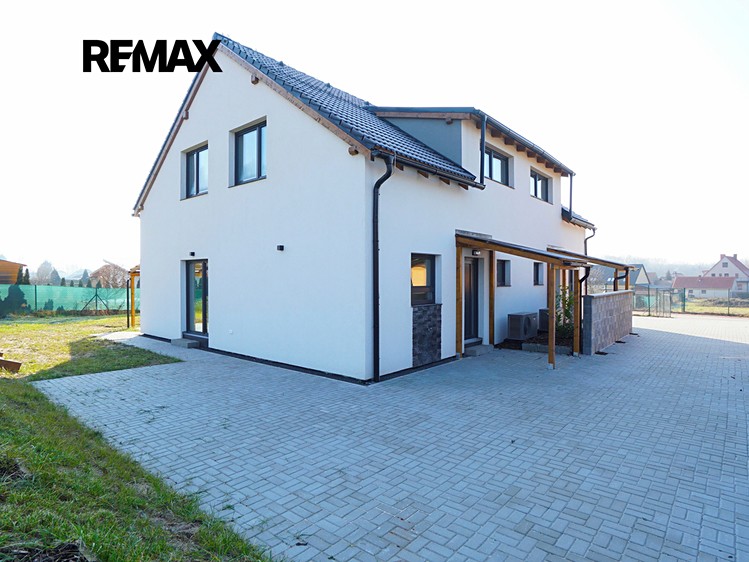 Pronájem rodinného domu 108 m², pozemek 527 m² - foto 4