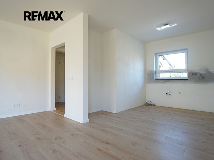 Pronájem rodinného domu 108 m², pozemek 527 m² - foto 8