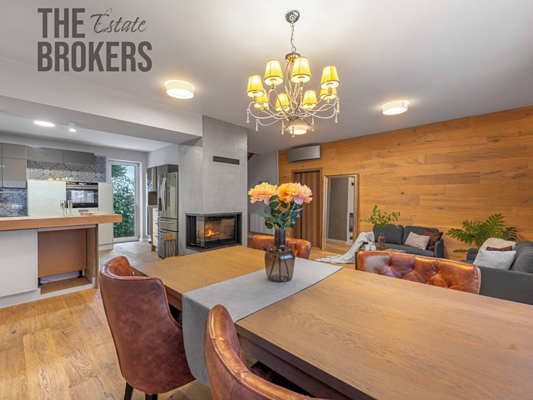 Pronájem rodinného domu 300 m², pozemek 858 m² - foto 5
