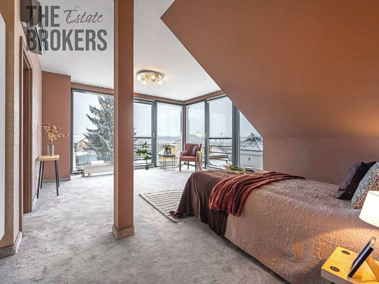 Pronájem rodinného domu 300 m², pozemek 858 m² - foto 7
