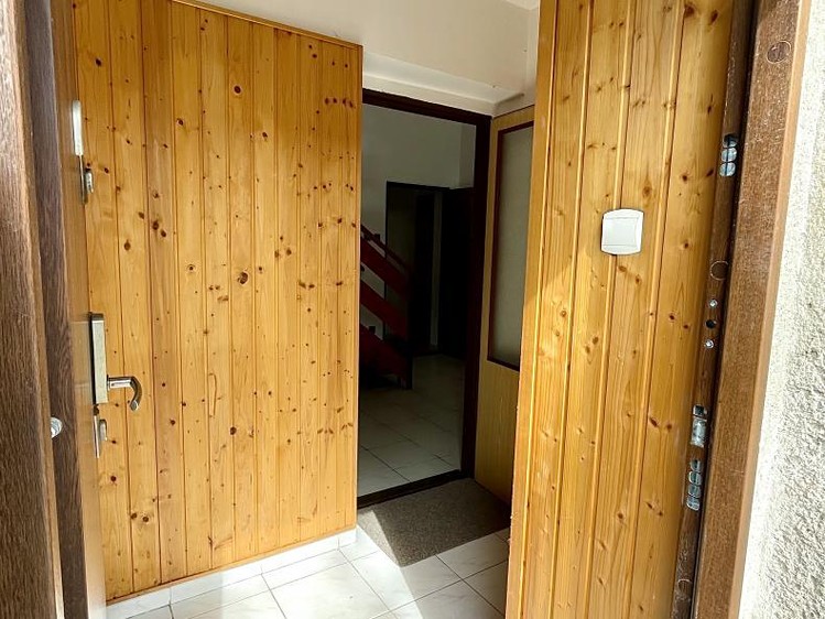 Pronájem rodinného domu 248 m², pozemek 100 m² - foto 2