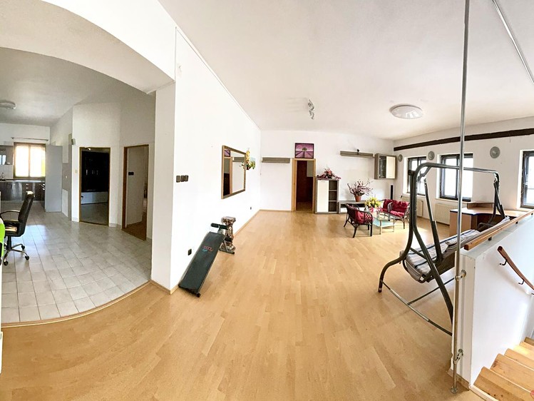 Pronájem rodinného domu 248 m², pozemek 100 m² - foto 7