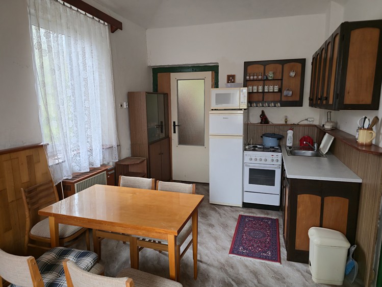 Pronájem rodinného domu 36 m², pozemek 896 m² - foto 3