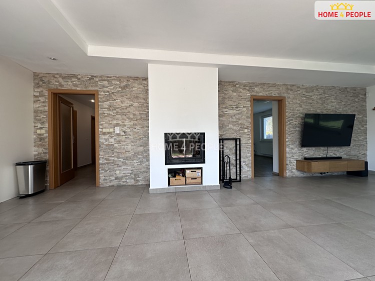 Pronájem rodinného domu 185 m², pozemek 983 m² - foto 4