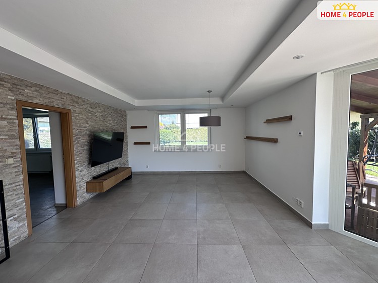 Pronájem rodinného domu 185 m², pozemek 983 m² - foto 5