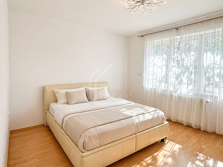 Pronájem vily 350 m², pozemek 733 m² - foto 6