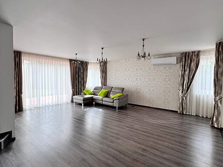 Pronájem  rodinného domu 200 m², pozemek 800 m² - foto 6