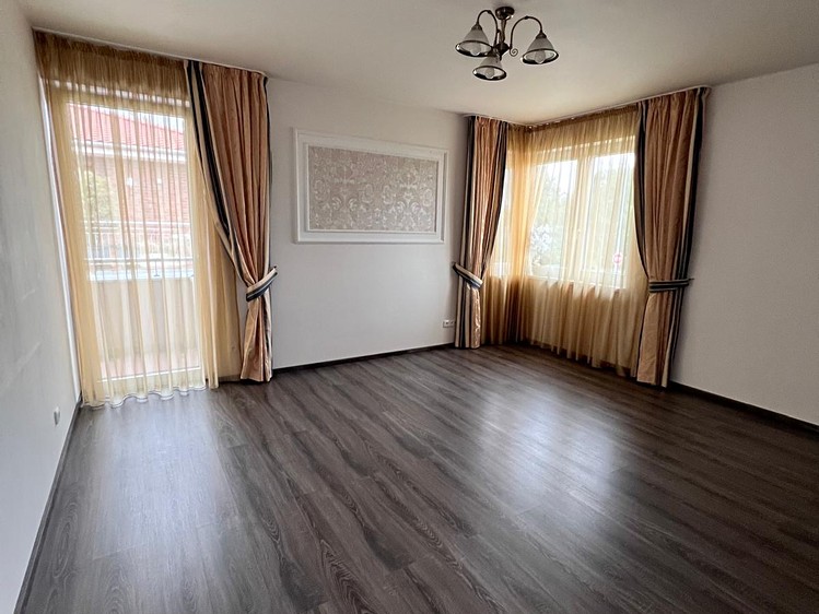 Pronájem  rodinného domu 200 m², pozemek 800 m² - foto 7