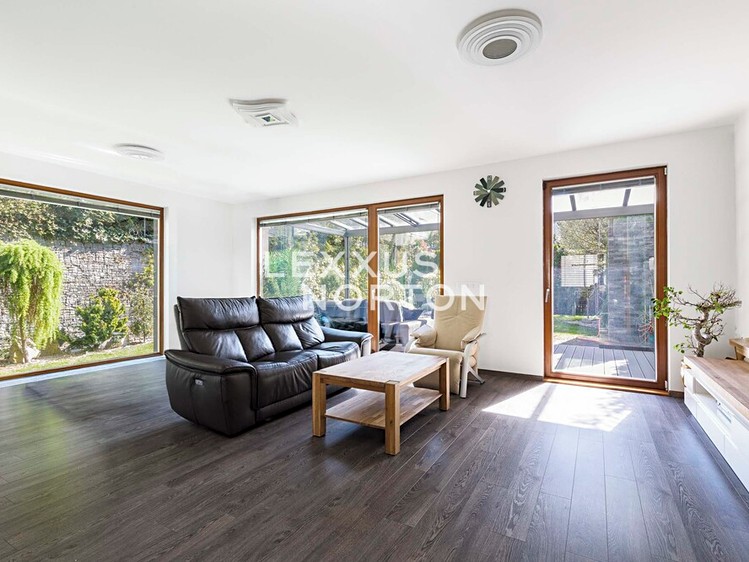 Pronájem rodinného domu 246 m², pozemek 500 m² - foto 3