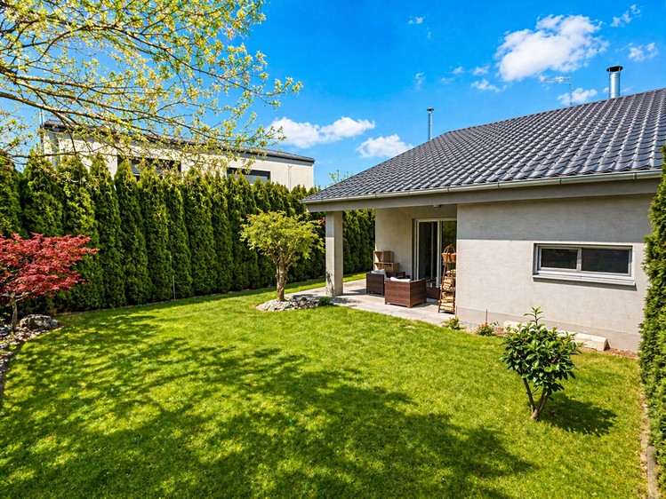 Pronájem rodinného domu 81 m², pozemek 200 m² - foto 1