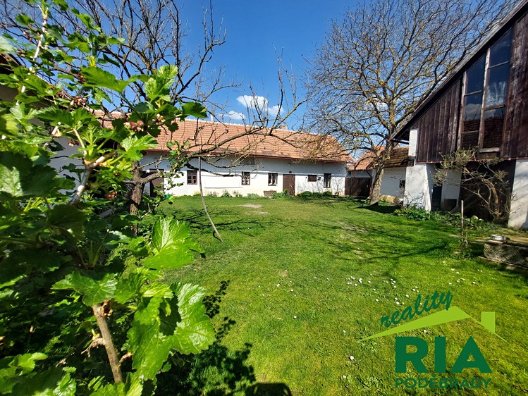 Pronájem rodinného domu 230 m², pozemek 846 m² - foto 2
