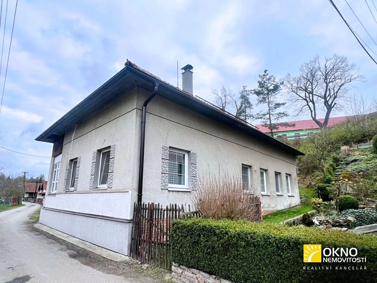 Pronájem rodinného domu 120 m², pozemek 1 352 m² - foto 1