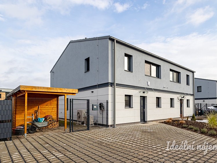 Pronájem rodinného domu 120 m², pozemek 640 m² - foto 2