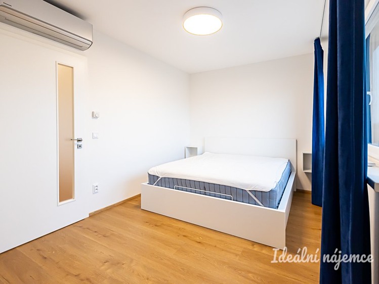 Pronájem rodinného domu 120 m², pozemek 640 m² - foto 8